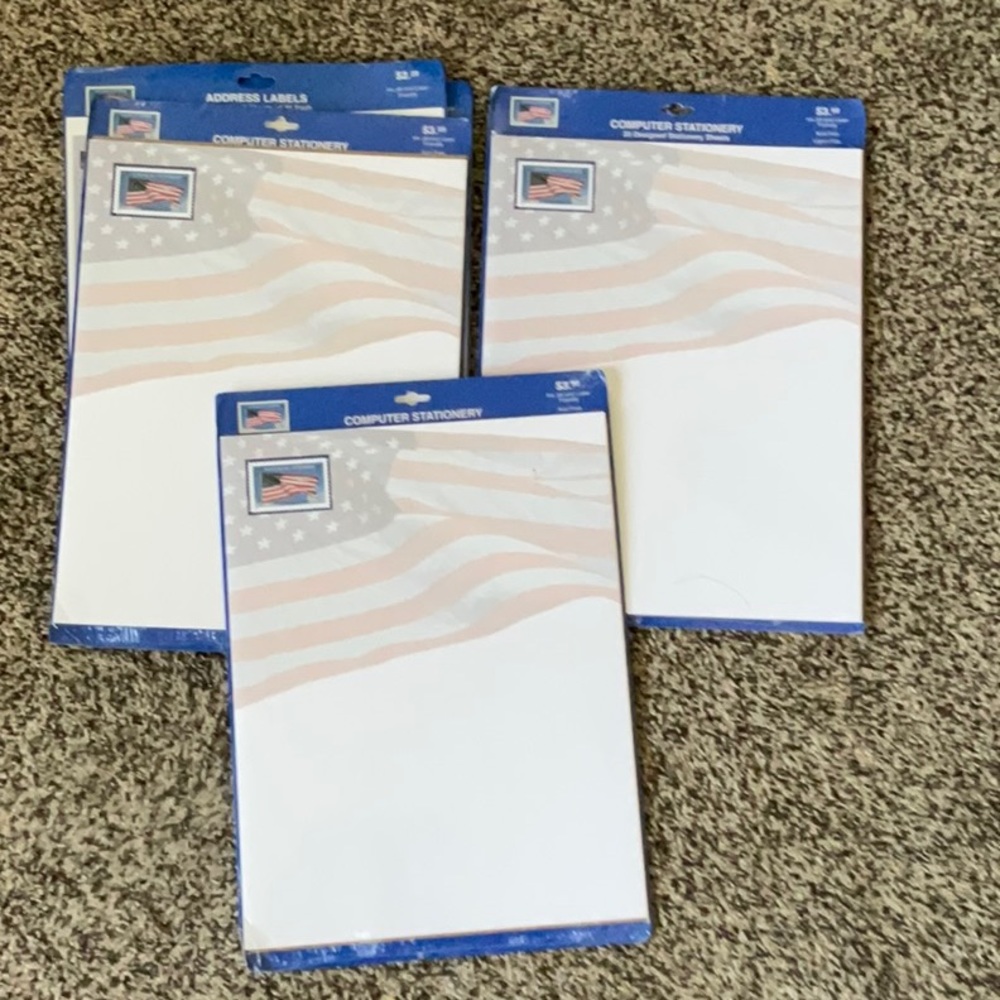 FINAL PRICE $5: New Hallmark issued by USPS Labels and Computer Stationery. - Picture 3 of 4